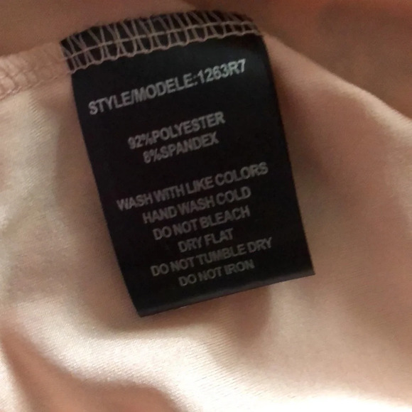 Beautiful coral blouse 👚 - Picture 5 of 5